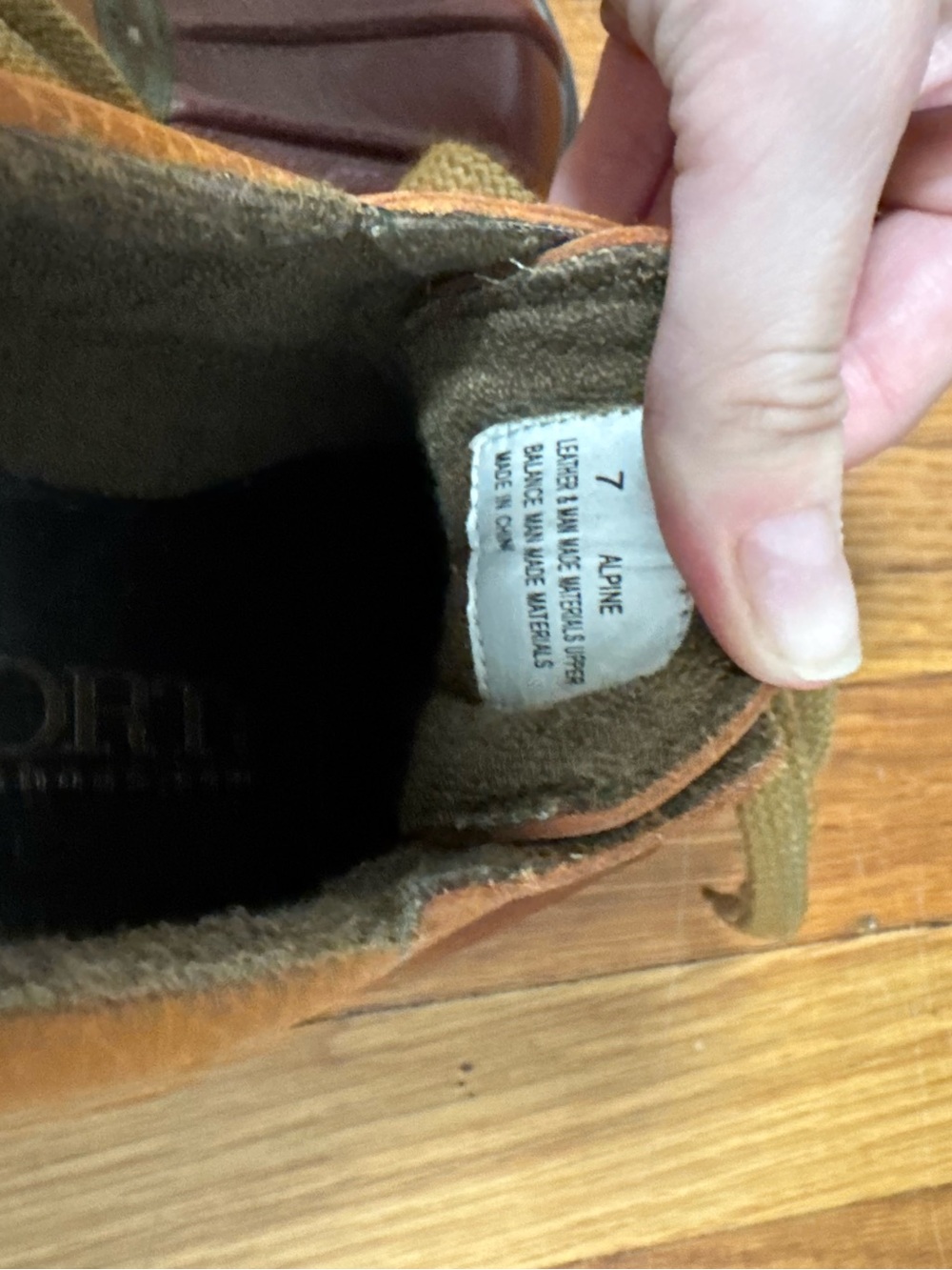 Y2K Report Alpine Boot - Picture 3 of 7